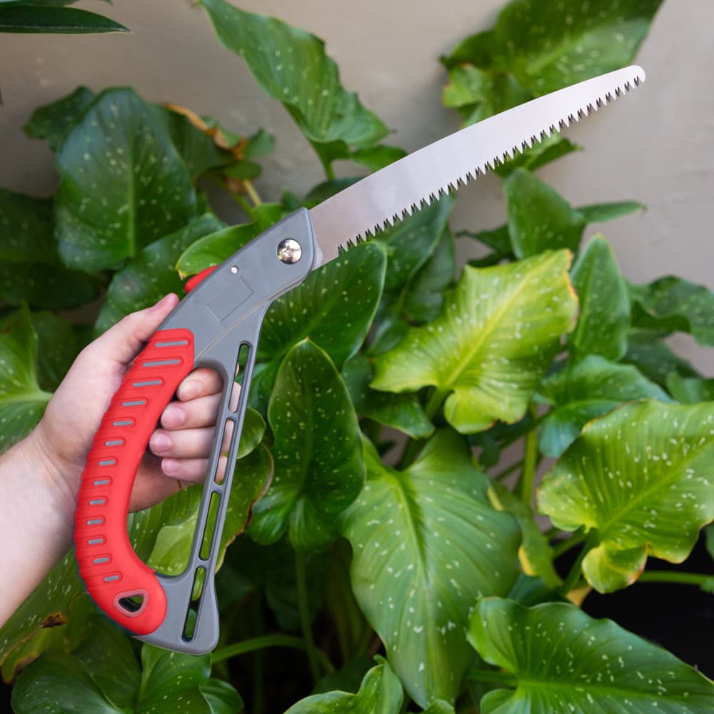 Foldable Pruning Saw - Tough High Carbon Steel Blade with Triple Bevel Teeth - Image 6