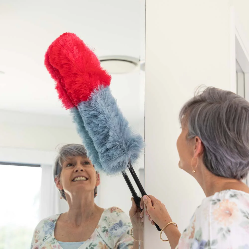 Kleva Miracle Magnetic Duster® Attracts Dust Like A Magnet! + 2 Meter Long Extension Pole - Image 12