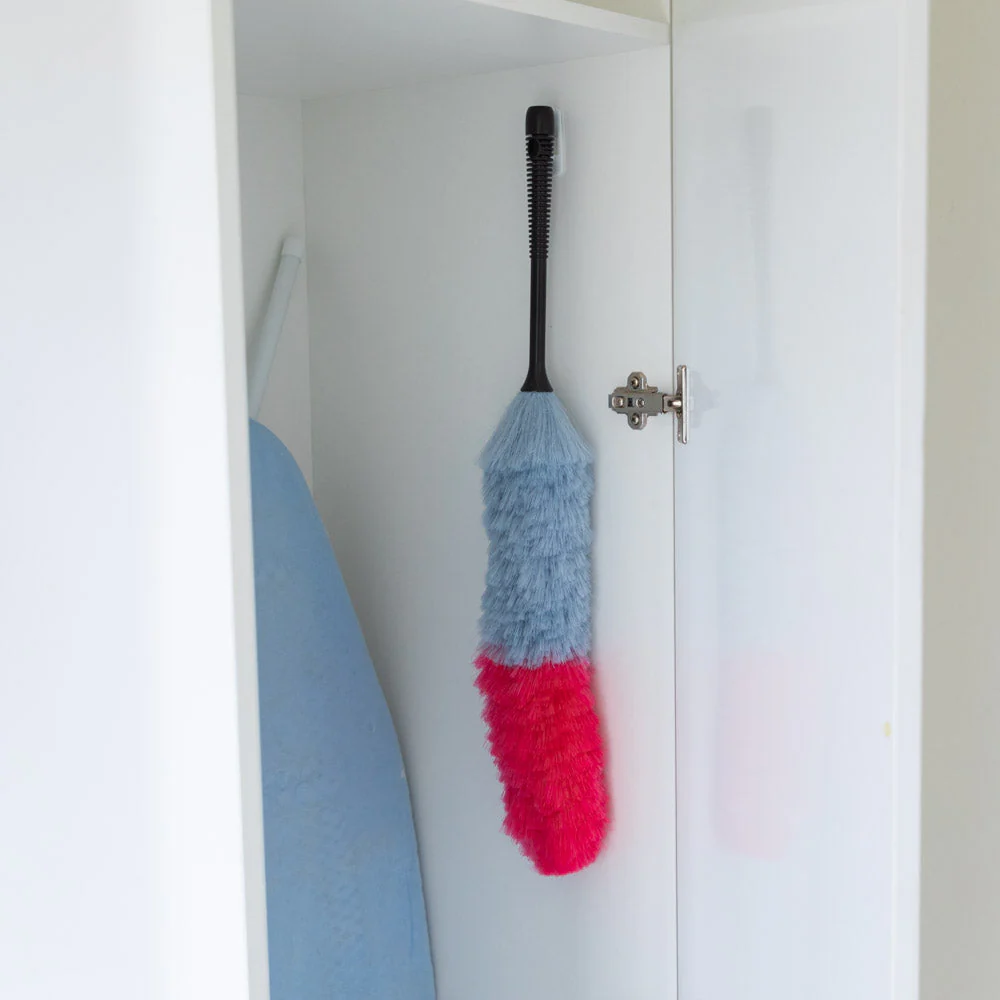 Kleva Miracle Magnetic Duster® Attracts Dust Like A Magnet! + 2 Meter Long Extension Pole - Image 13