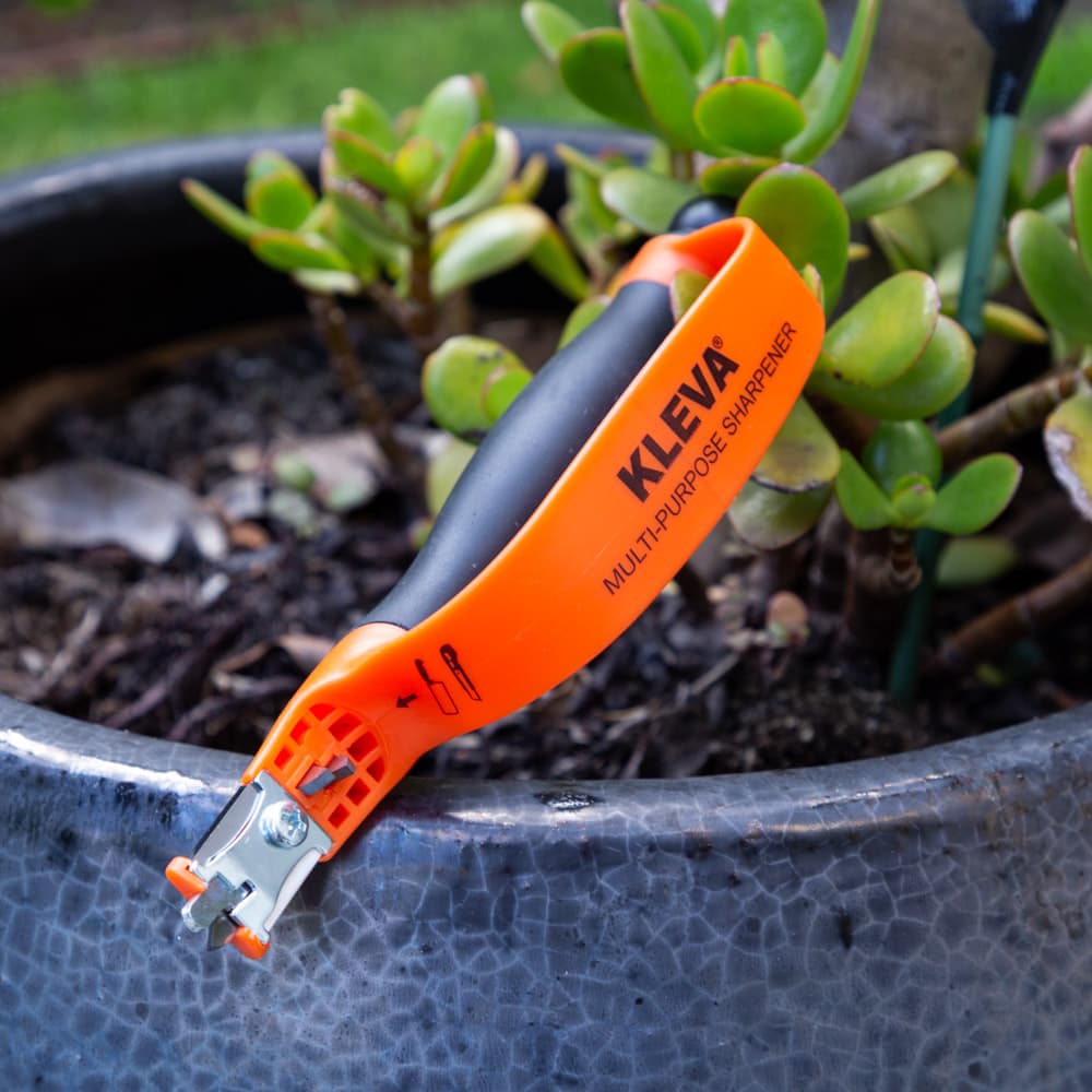 Universal Sharpening Tool - For Knives, Scissors and Garden Shears - Image 11