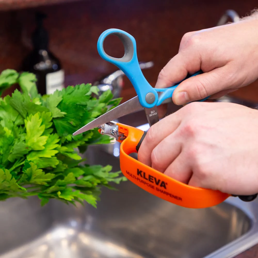 Universal Sharpening Tool - For Knives, Scissors and Garden Shears - Image 6